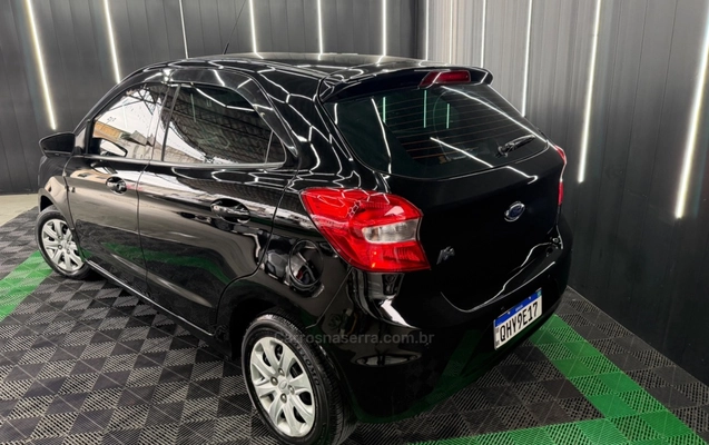 imagem-https://www.socarrao.com.br/sc-vehicle-images-prod/3820641/1789420374018-7836efa21f2de8a00e0acad4eb7a0294_big.jpeg