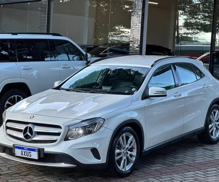 Mercedes-Benz GLA 200 2015 Branco — foto 1 de 3