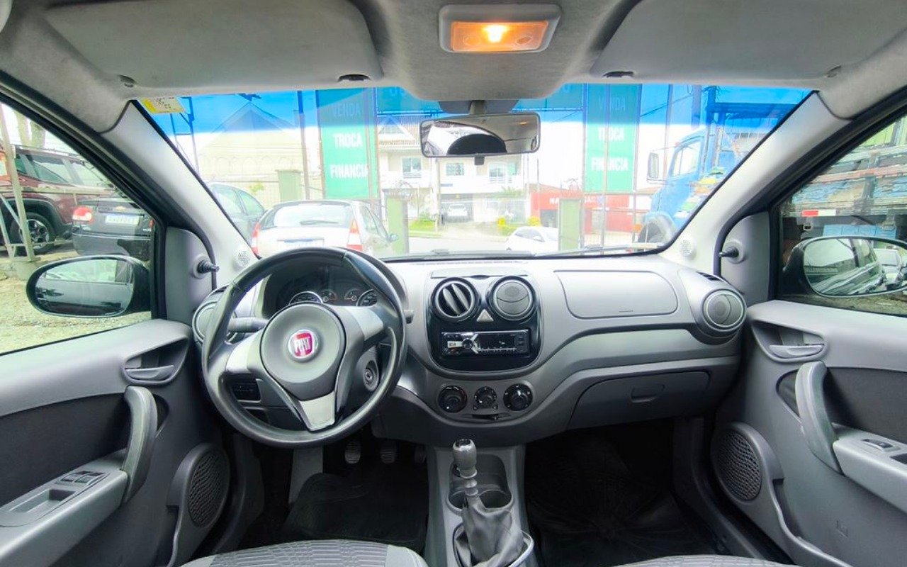 imagem-https://www.socarrao.com.br/sc-vehicle-images-prod/3821174/1789746642458-SU1HXzIwMjYwOTE3XzEzMzgyNyAoQ29weSkuanBn.jpg