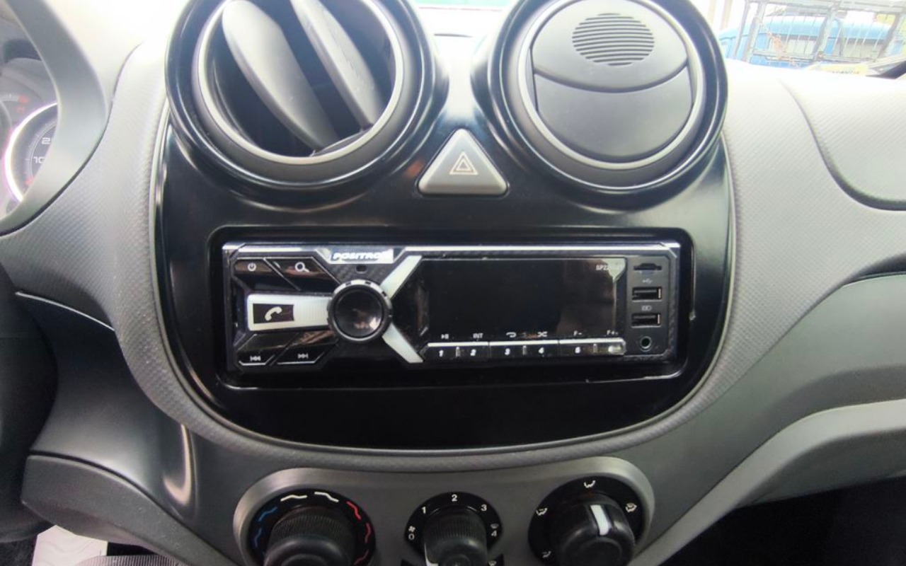 imagem-https://www.socarrao.com.br/sc-vehicle-images-prod/3821174/1789746642805-SU1HXzIwMjYwOTE3XzEzMzkwMyAoQ29weSkuanBn.jpg