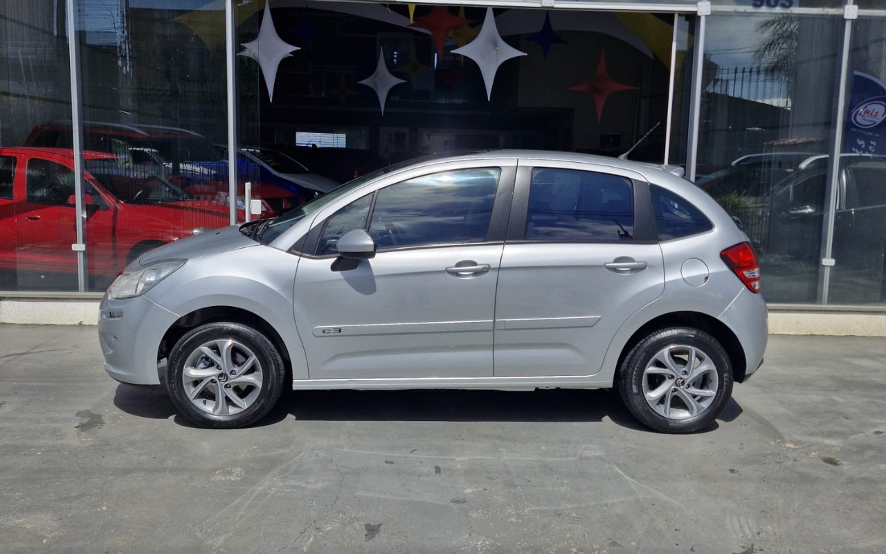imagem-https://www.socarrao.com.br/sc-vehicle-images-prod/3821257/1789421792385-Ny5qcGVn.jpeg