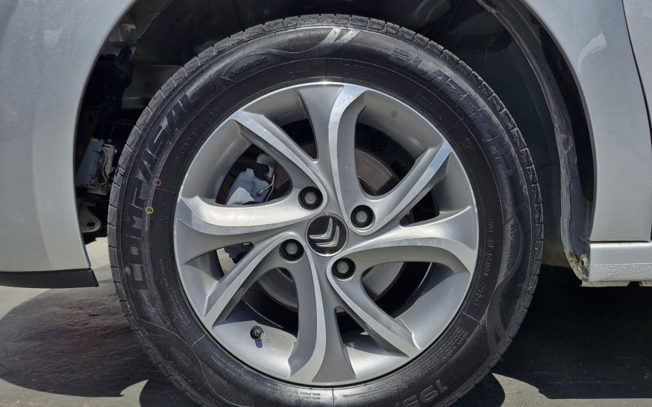 imagem-https://www.socarrao.com.br/sc-vehicle-images-prod/3821257/1789421792914-MTMuanBlZw.jpeg