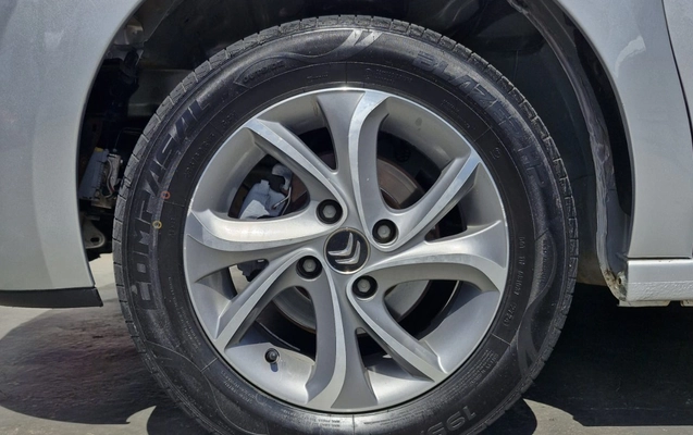 imagem-https://www.socarrao.com.br/sc-vehicle-images-prod/3821257/1789421792914-MTMuanBlZw.jpeg