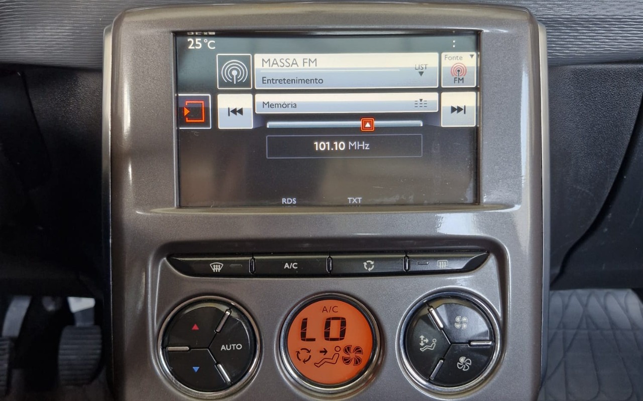imagem-https://www.socarrao.com.br/sc-vehicle-images-prod/3821257/1789421793006-MTQuanBlZw.jpeg