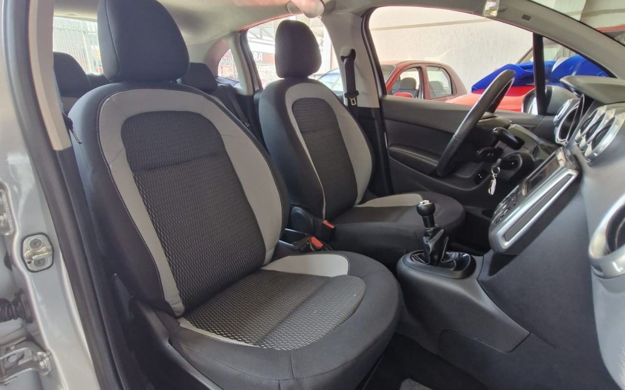 imagem-https://www.socarrao.com.br/sc-vehicle-images-prod/3821257/1789421793200-MTcuanBlZw.jpeg