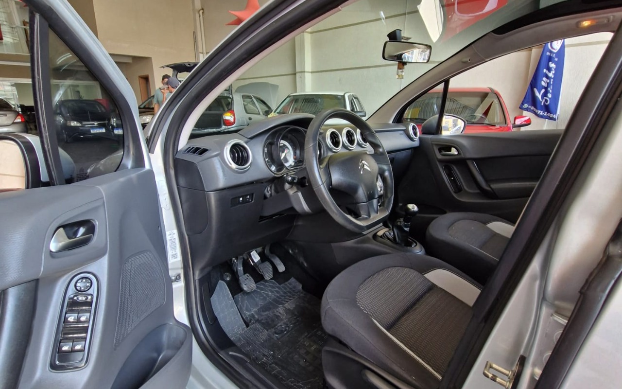 imagem-https://www.socarrao.com.br/sc-vehicle-images-prod/3821257/1789421793812-MjQuanBlZw.jpeg