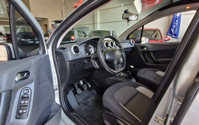 imagem-https://www.socarrao.com.br/sc-vehicle-images-prod/3821257/1789421793812-MjQuanBlZw.jpeg
