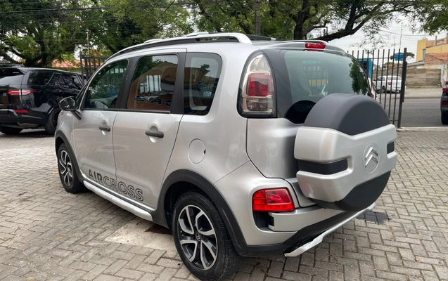 imagem-https://www.socarrao.com.br/sc-vehicle-images-prod/3821371/1789422056477-SW1hZ2VtIGRvIFdoYXRzQXBwIGRlIDIwMjUtMTEtMTIgw6AocykgMTcuMDkuNDdfMWFkYTNhNjIuanBn.jpg