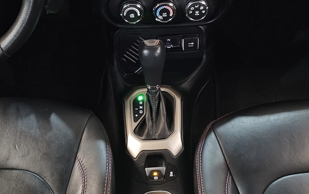 imagem-https://www.socarrao.com.br/sc-vehicle-images-prod/3821763/1789423072897-1_051859.jpg