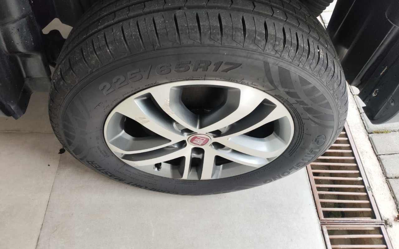 imagem-https://www.socarrao.com.br/sc-vehicle-images-prod/3823814/1789428919107-NzZmZWFmZTQtYWJhOS00NTFhLTk0Y2ItZTZlZTkzYzYzOGU0LmpwZw.jpg