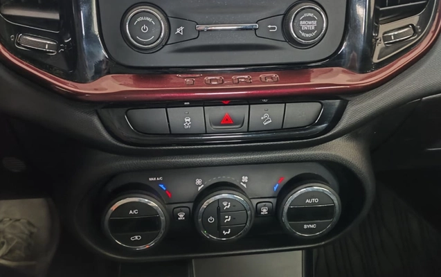 imagem-https://www.socarrao.com.br/sc-vehicle-images-prod/3823814/1789428919432-ZjJlYmFkZjgtM2YwZC00MjY4LTk4ZTgtMjBjMDk4ZTc2ZmVjLmpwZw.jpg