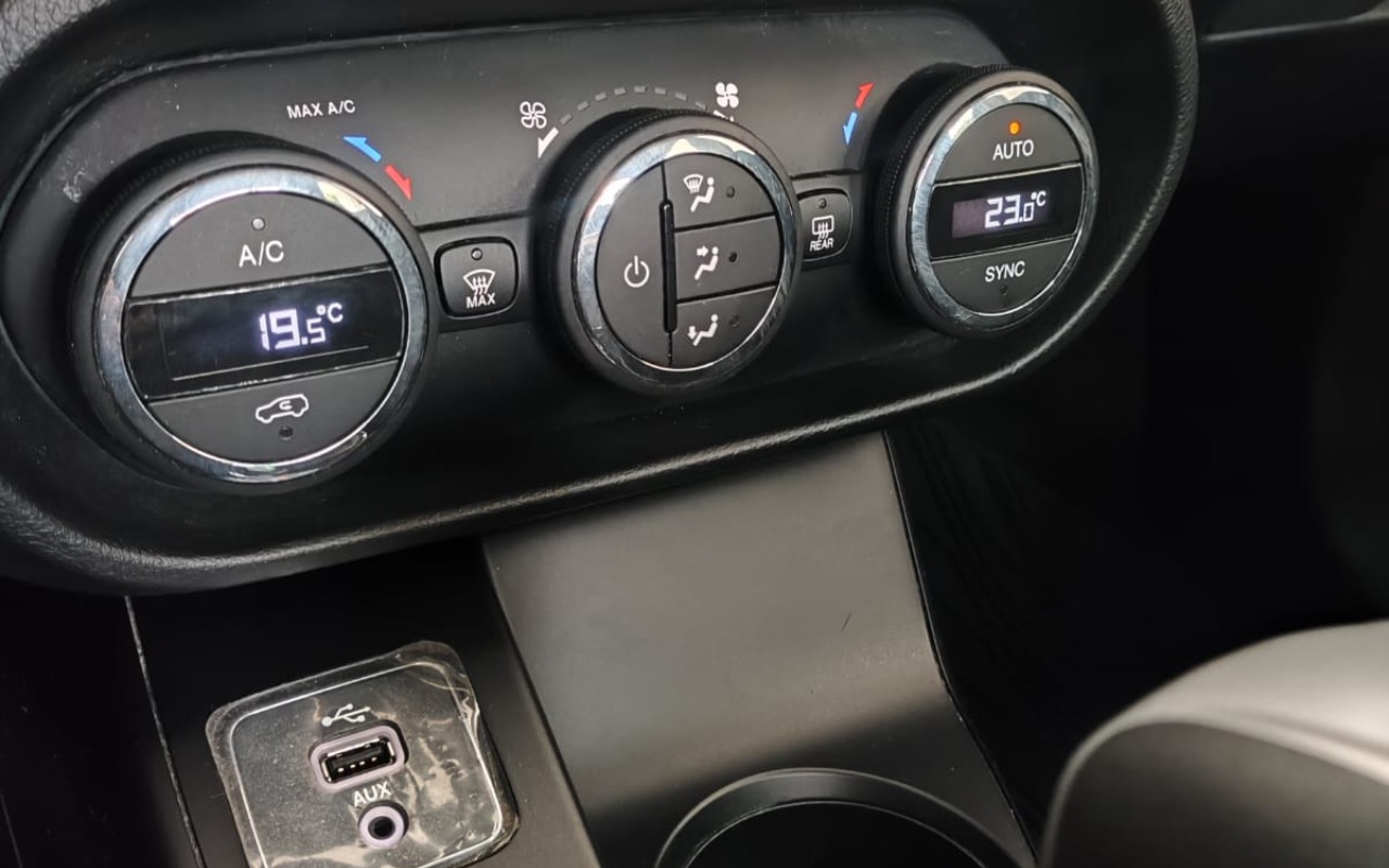 imagem-https://www.socarrao.com.br/sc-vehicle-images-prod/3823814/1789428919797-ZmNkNDJkNTUtNGFjZi00ZDM3LWE3YWYtZTViOGFmMTc4ZDQ3LmpwZw.jpg