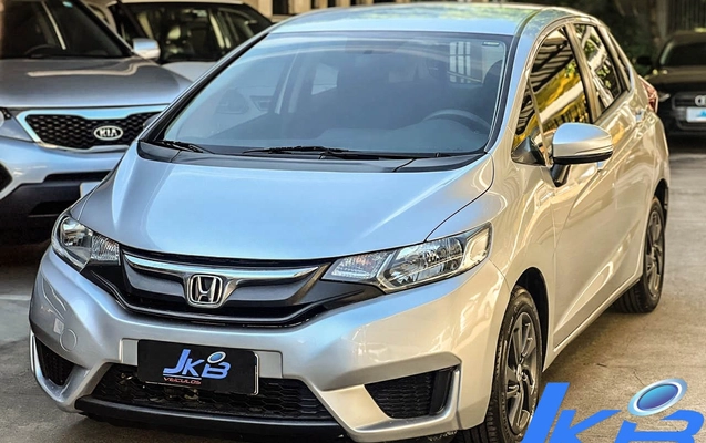 imagem-https://www.socarrao.com.br/sc-vehicle-images-prod/38267/1773768361415-6d934c74-0fed-4faf-845c-8f5568c686ac.jpg