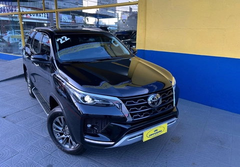 Toyota Hilux SW4 2022 Preto — foto 1 de 3