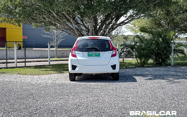 imagem-https://www.socarrao.com.br/sc-vehicle-images-prod/3836449/1789470074676-003_187266fd312397522d0480074cb58440.jpg