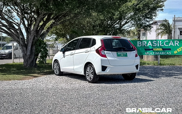 imagem-https://www.socarrao.com.br/sc-vehicle-images-prod/3836449/1789470074678-003_22cec9bcd10905034cee1fa44621268e.jpg