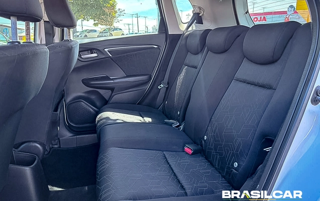 imagem-https://www.socarrao.com.br/sc-vehicle-images-prod/3836449/1789470074692-003_fe676afd4f4520857f222d2c7ae20f20.jpg