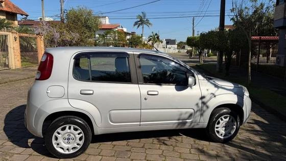 imagem-https://www.socarrao.com.br/sc-vehicle-images-prod/3836450/1789470089165-fiat-uno-1.0-evo-vivace-8v-flex-4p-manual-wmimagem10365233483.jpg