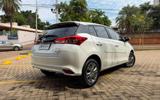 imagem-https://www.socarrao.com.br/sc-vehicle-images-prod/3837302/1789473614543-8308979_5_B_3008c353ea.jpeg
