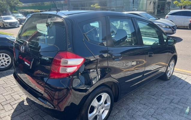 imagem-https://www.socarrao.com.br/sc-vehicle-images-prod/3837436/1789583528621-NC5qcGc.jpg