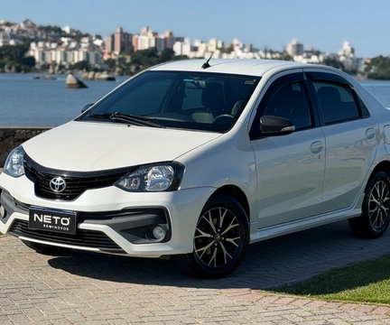 Toyota Etios 2017 Branco — foto 1 de 3