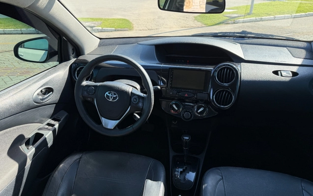 imagem-https://www.socarrao.com.br/sc-vehicle-images-prod/3837860/1789474952711-SU1HXzQyNjYuSlBH.JPG