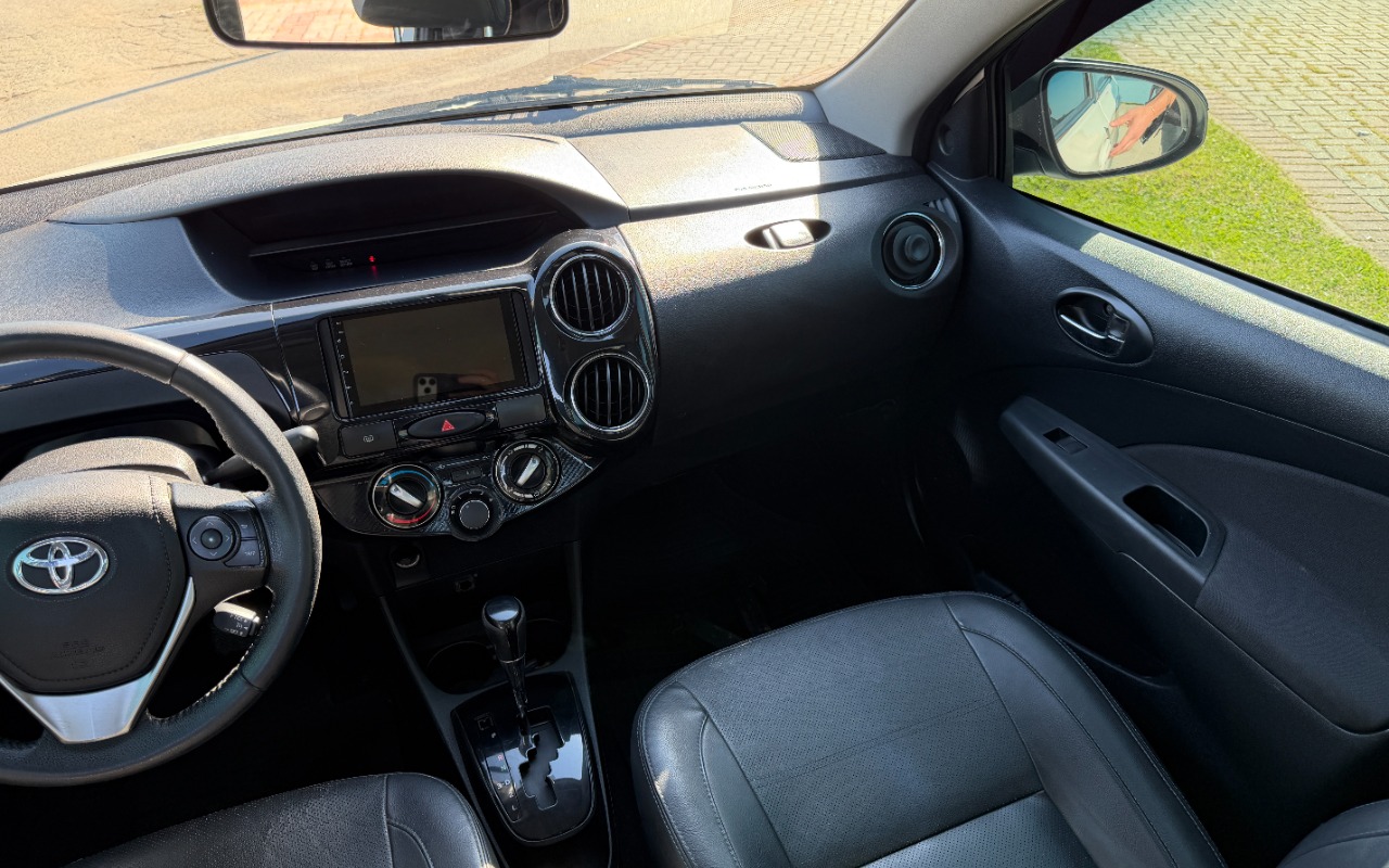 imagem-https://www.socarrao.com.br/sc-vehicle-images-prod/3837860/1789474952763-SU1HXzQyNjcuSlBH.JPG