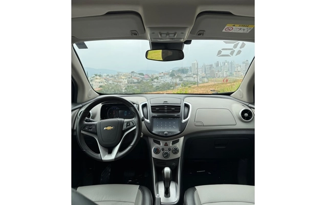 imagem-https://www.socarrao.com.br/sc-vehicle-images-prod/3838149/1789475876288-10_093714.jpg