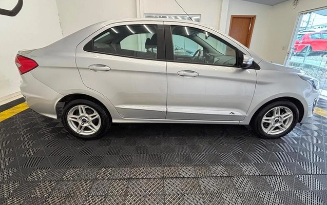imagem-https://www.socarrao.com.br/sc-vehicle-images-prod/3838909/1789477419837-8396090_4_B_a7a548ce45.jpeg
