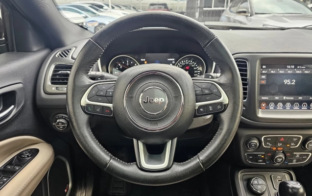 imagem-https://www.socarrao.com.br/sc-vehicle-images-prod/3838961/1789477463583-PkrFPCmeTz5vFqXlQd8MuKQsmOIPgrji.jpg