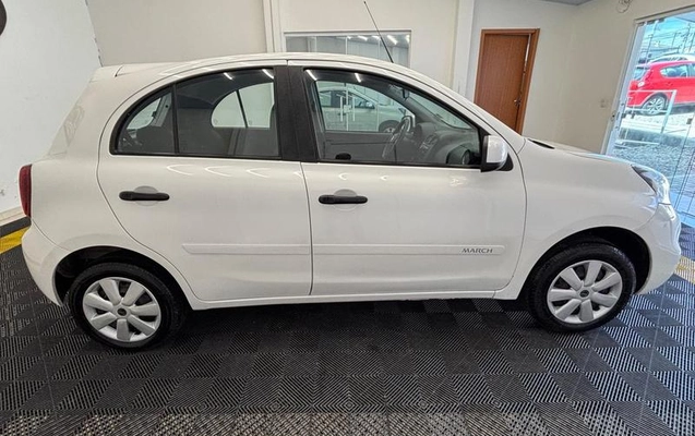 imagem-https://www.socarrao.com.br/sc-vehicle-images-prod/3839202/1789564951489-8396171_4_B_ca7722cc23.jpeg