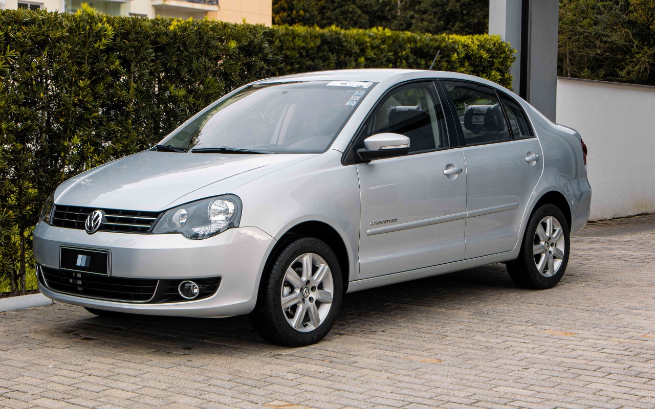 Volkswagen Polo 2013 Prata — foto 1 de 3
