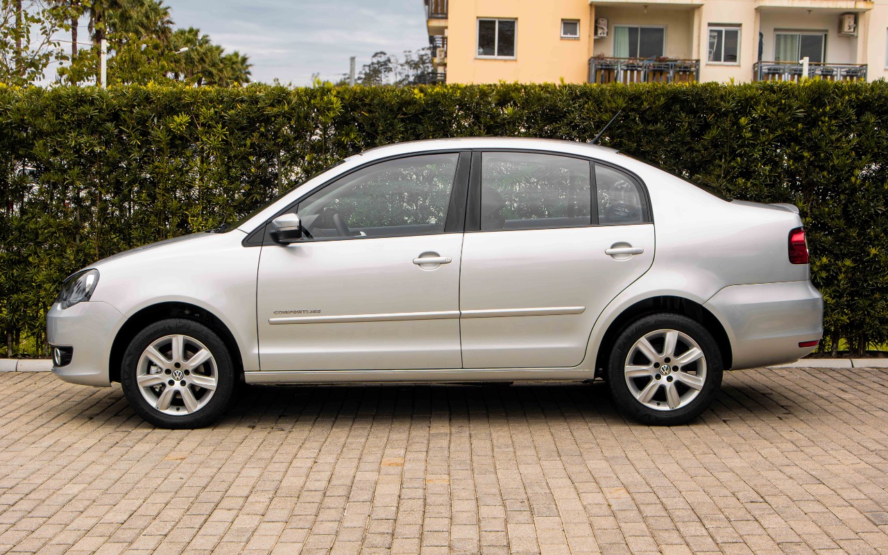 imagem-https://www.socarrao.com.br/sc-vehicle-images-prod/3839483/1789478313784-SU1HXzE4ODQuanBn.jpg