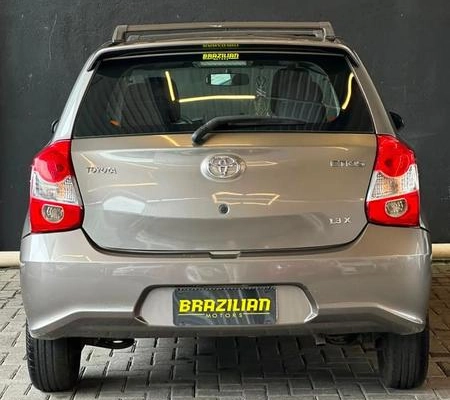 imagem-https://www.socarrao.com.br/sc-vehicle-images-prod/3839606/1789479762228-8420692_7_B_dc2d541a2d.jpeg