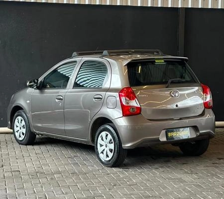 imagem-https://www.socarrao.com.br/sc-vehicle-images-prod/3839606/1789479762231-8420692_6_B_52d596d4f4.jpeg