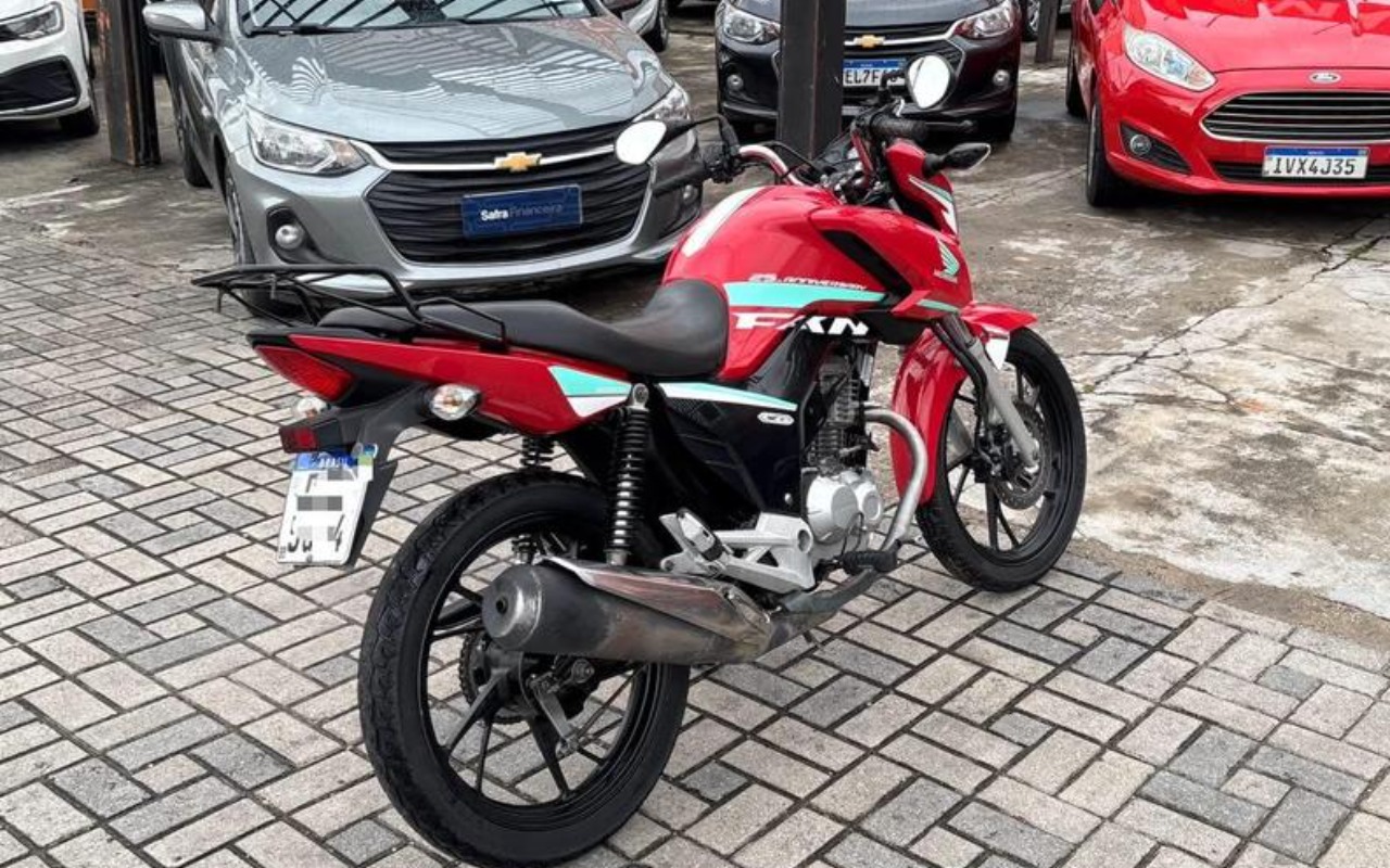 imagem-https://www.socarrao.com.br/sc-vehicle-images-prod/3840017/1789479422652-RkNfMzkzOV84NDU0NDYwXzJfVl84M2VmNTMxNzU1LmpwZWc.jpeg