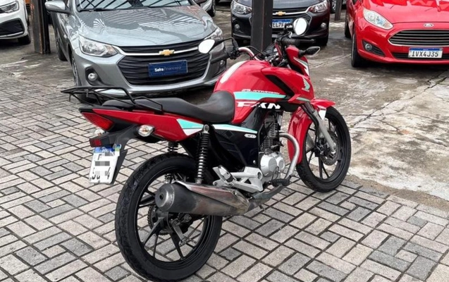 imagem-https://www.socarrao.com.br/sc-vehicle-images-prod/3840017/1789479422652-RkNfMzkzOV84NDU0NDYwXzJfVl84M2VmNTMxNzU1LmpwZWc.jpeg