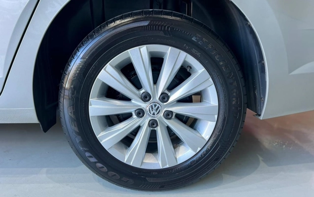 imagem-https://www.socarrao.com.br/sc-vehicle-images-prod/3840271/1789479962040-6_040746.jpg
