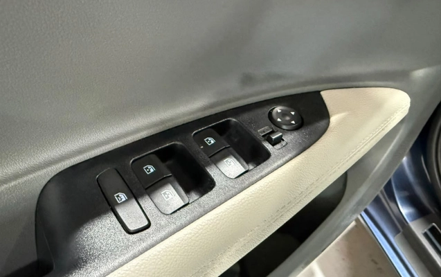 imagem-https://www.socarrao.com.br/sc-vehicle-images-prod/3840478/1789480429495-vehicle_image_1789480418_b01540b22b086c6e75e0a39223735d5a.jpeg