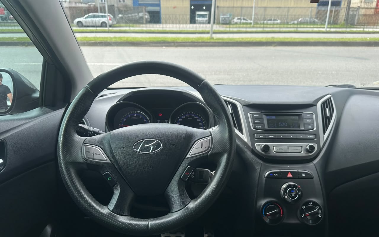 imagem-https://www.socarrao.com.br/sc-vehicle-images-prod/3840491/1789480532731-V2hhdHNBcHAgSW1hZ2UgMjAyNi0wOS0xMSBhdCAxNS4xMi40OCAoNSkuanBlZw.jpeg