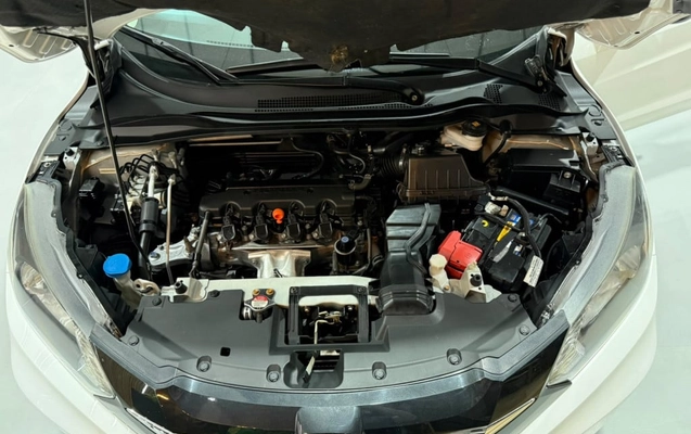 imagem-https://www.socarrao.com.br/sc-vehicle-images-prod/3840633/1789480772262-vehicle_image_1789480758_988656aa583009b950e5a47308c9d4ec.jpeg