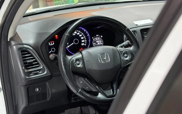 imagem-https://www.socarrao.com.br/sc-vehicle-images-prod/3840633/1789480772268-vehicle_image_1789480768_e8cb910483341c1be0a6c9a123a78c4b.jpeg