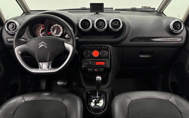 imagem-https://www.socarrao.com.br/sc-vehicle-images-prod/3840739/1789480896634-8370943_12_B_3f02c99eb8.jpeg