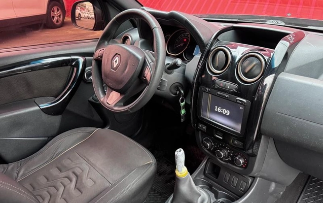 imagem-https://www.socarrao.com.br/sc-vehicle-images-prod/3840835/1789481109228-8464003_6_B_efcff73579.jpeg