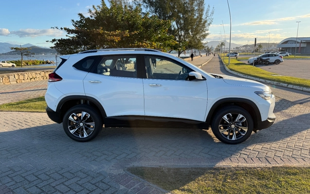 imagem-https://www.socarrao.com.br/sc-vehicle-images-prod/3840917/1789481333905-SU1HXzU5NzMgKDIpLmpwZw.jpg