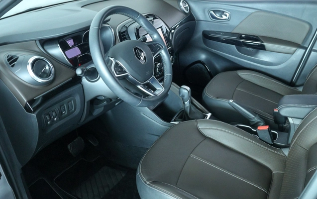 imagem-https://www.socarrao.com.br/sc-vehicle-images-prod/3841130/1789481763806-af98c9b6-a5f2-405f-ad4d-c198057ca3ce.jpg