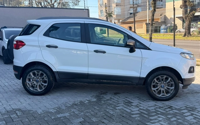 imagem-https://www.socarrao.com.br/sc-vehicle-images-prod/3841332/1789482189028-4_015038.jpg
