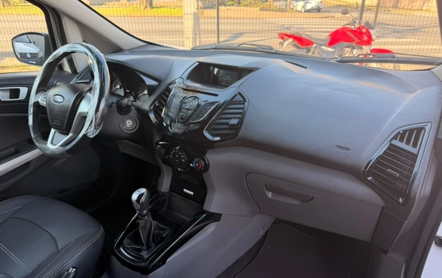 imagem-https://www.socarrao.com.br/sc-vehicle-images-prod/3841332/1789482189030-5_015038.jpg