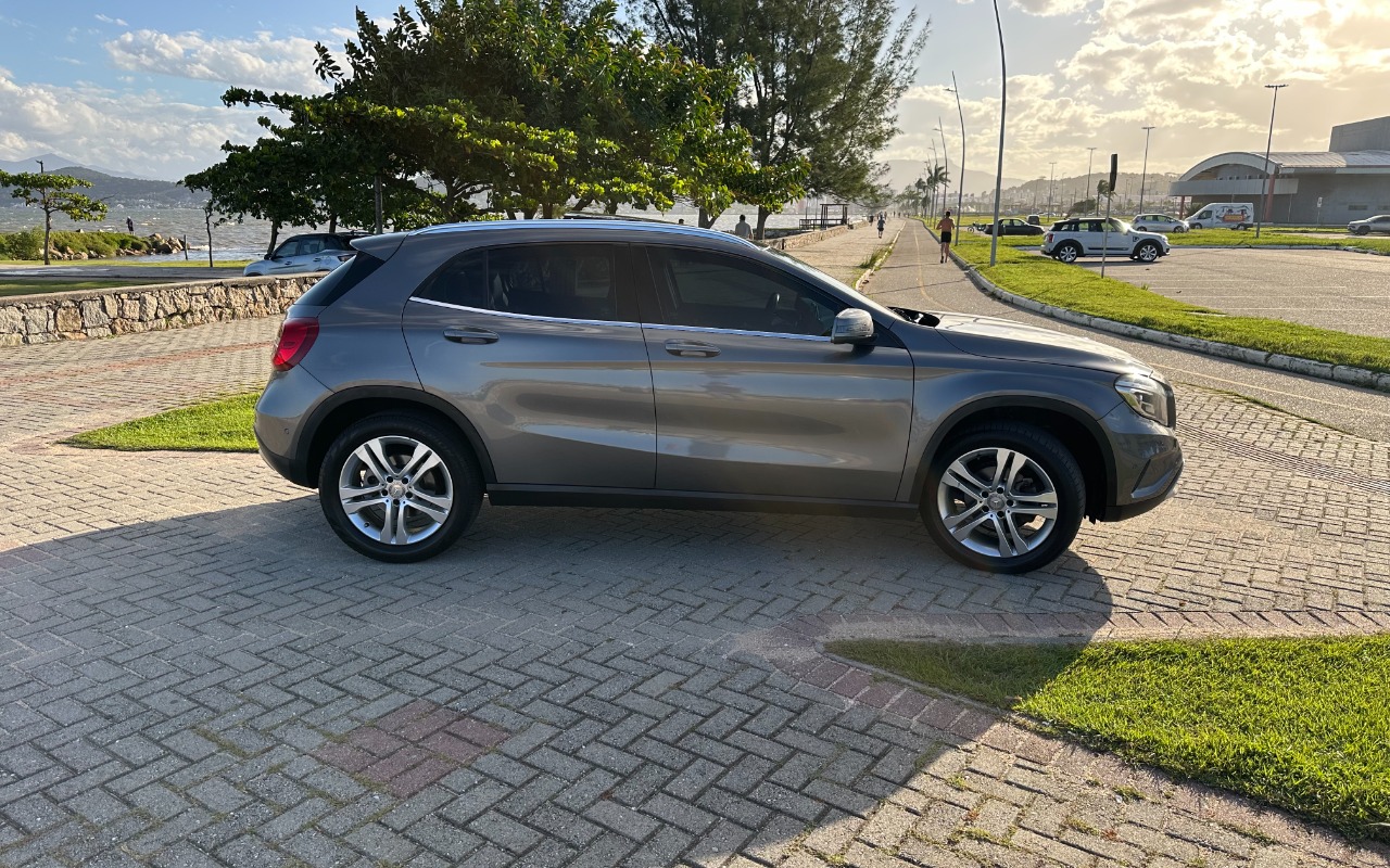 imagem-https://www.socarrao.com.br/sc-vehicle-images-prod/3841338/1789482309791-SU1HXzg3MTcuanBn.jpg