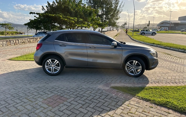 imagem-https://www.socarrao.com.br/sc-vehicle-images-prod/3841338/1789482309791-SU1HXzg3MTcuanBn.jpg